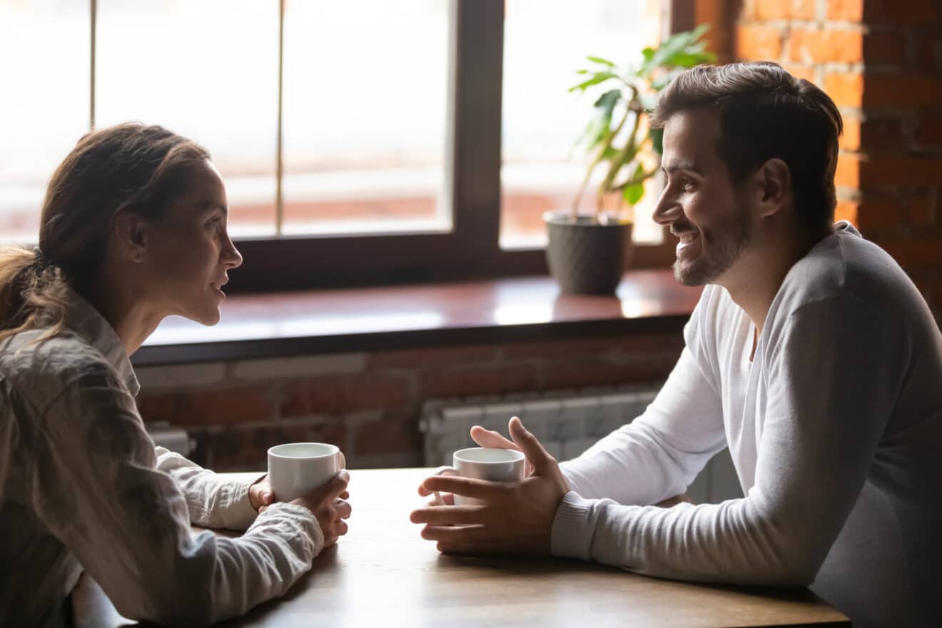 Comment maintenir l'attention de votre partenaire : 5 conseils pour renforcer la passion dans votre relation