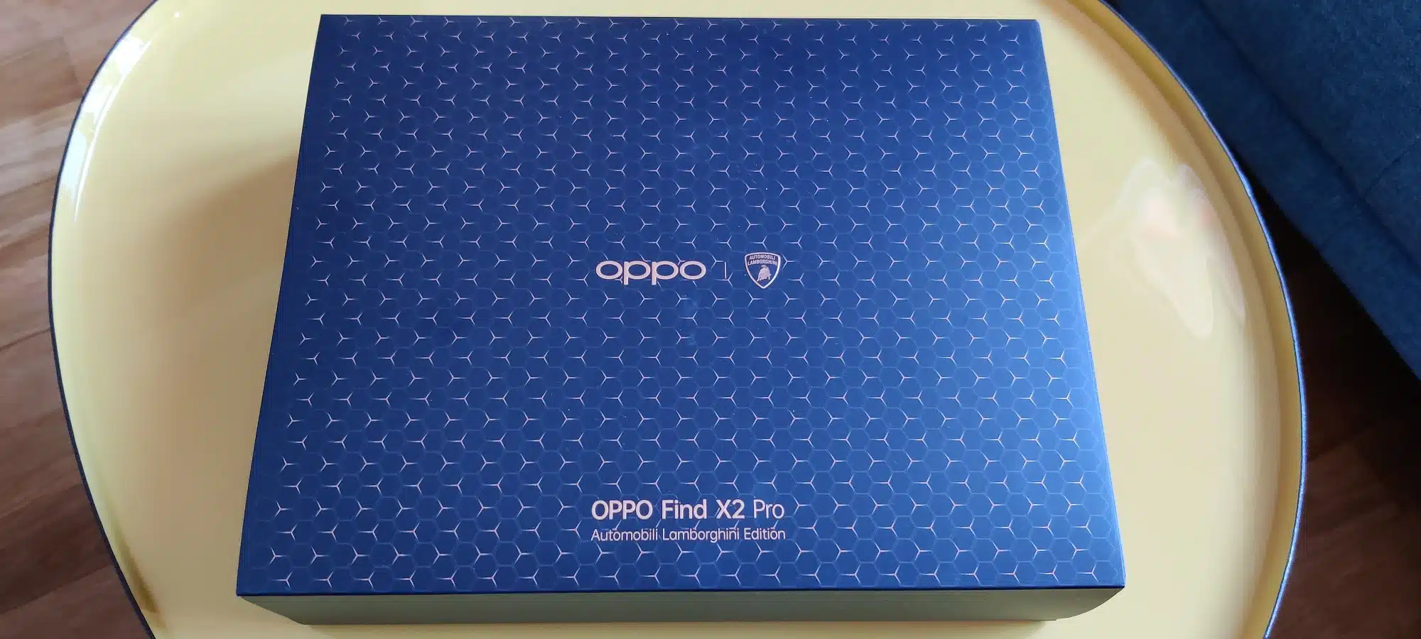 Unboxing du smartphone Oppo Find X2 Pro Lamborghini
