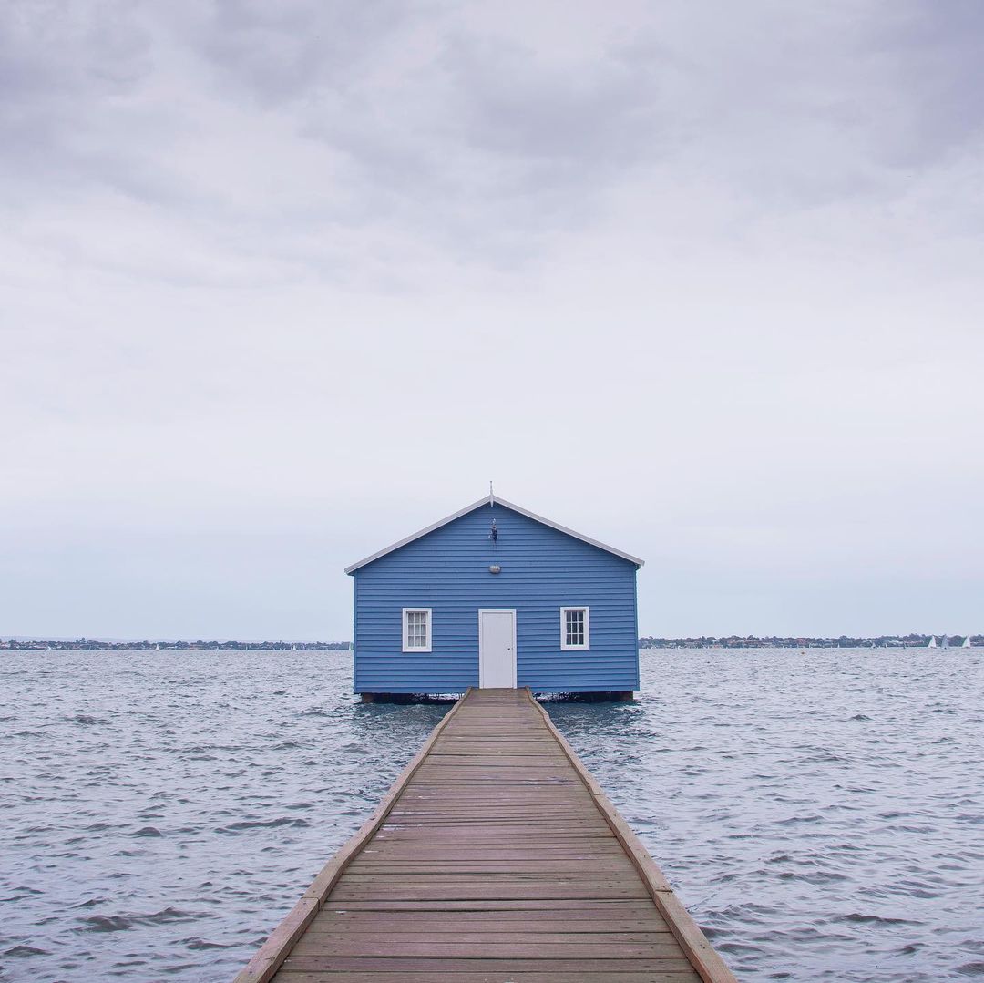 Accidentally Wes Anderson - Crawley Edge Boatshed, la cabane bleue de Perth