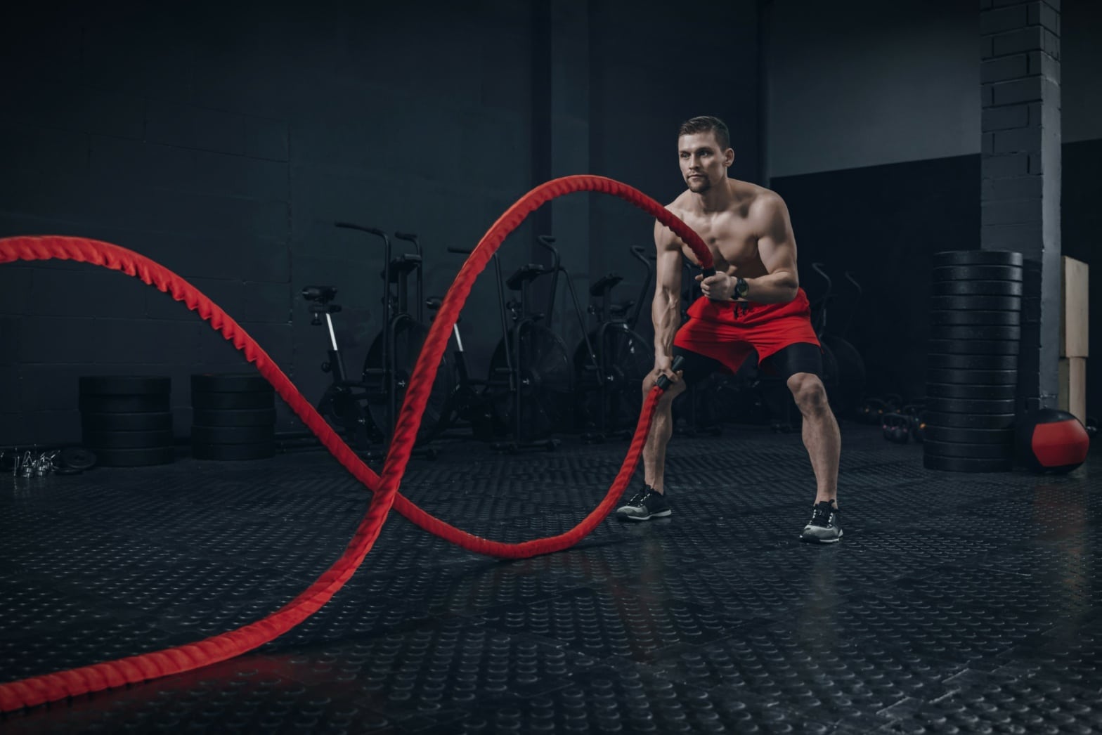 Travaillez les muscles du haut du corps avec la battle rope - L'Équipe