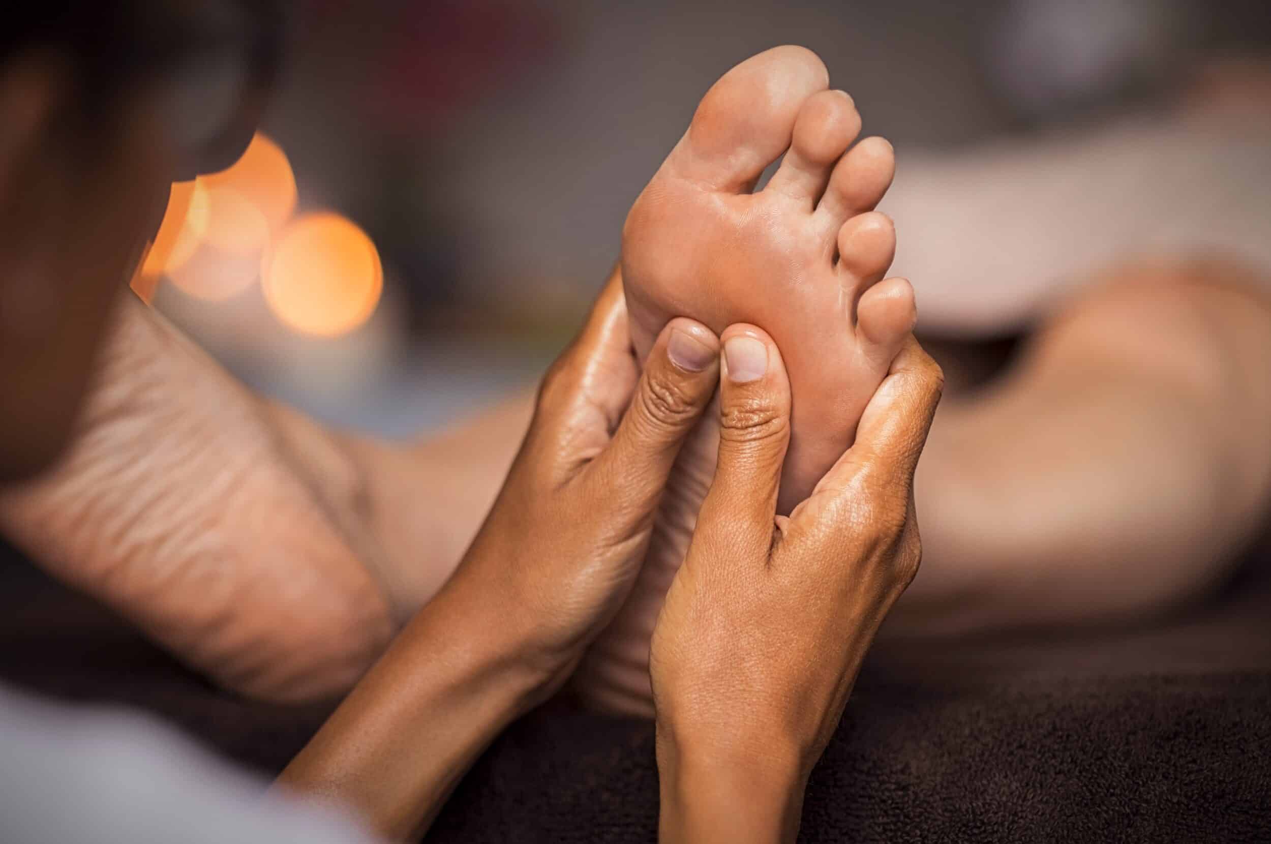 Vous n'imaginez pas à quel point les massages de pieds sont bons pour vous  ! –