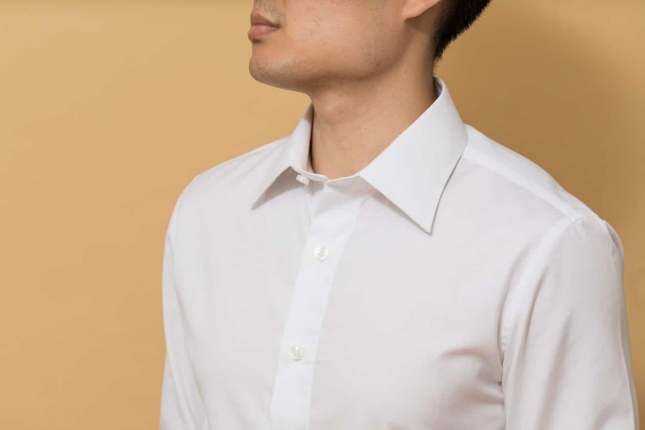 La chemise blanche : un incontournable qui résiste à l'épreuve du temps ?