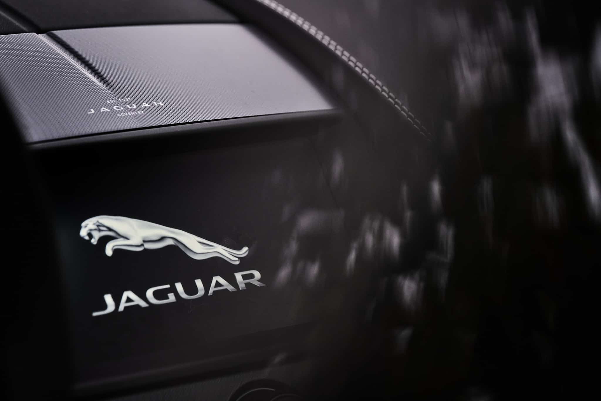 Jaguar F-Type P450 AWD