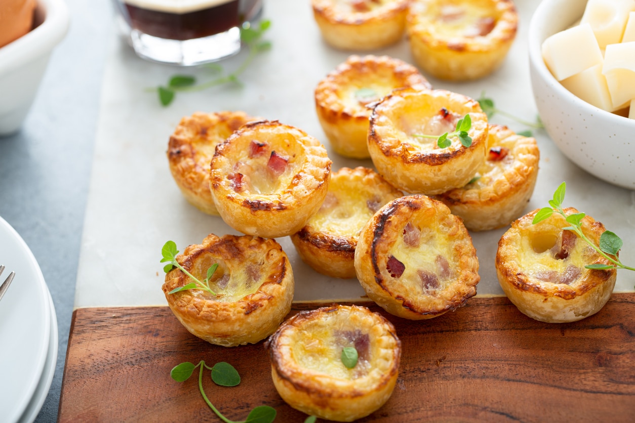 Mini-quiches lorraine sans pâte : une recette simple et savoureuse