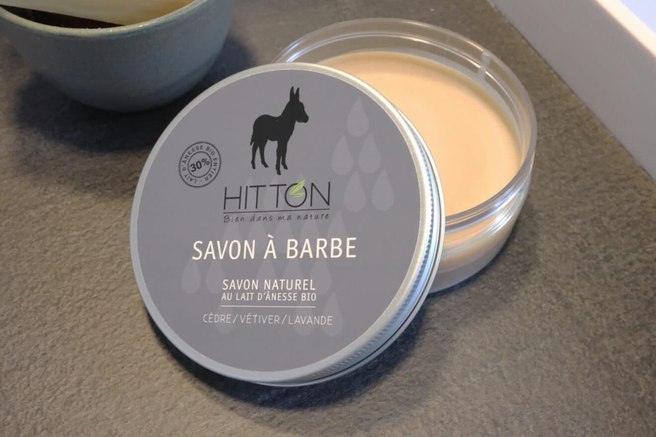 Le savon à barbe au lait d'ânesse de la ferme du Hitton.