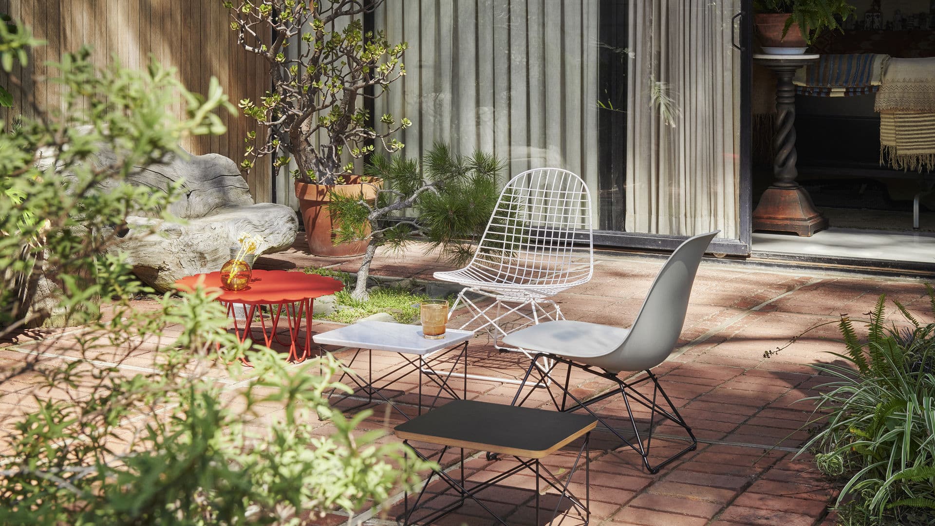 Mobilier extérieur design : chaises et fauteuils outdoor de Vitra.