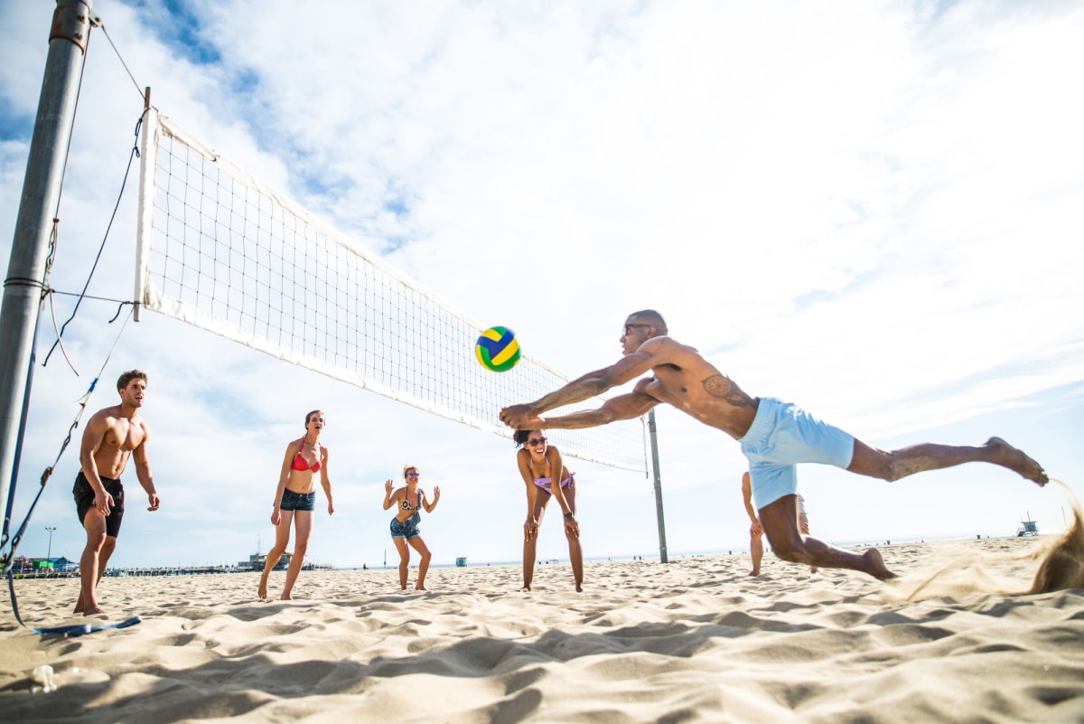 Le Beach Volley : l'activité parfaite pour un été dynamique sur la plage