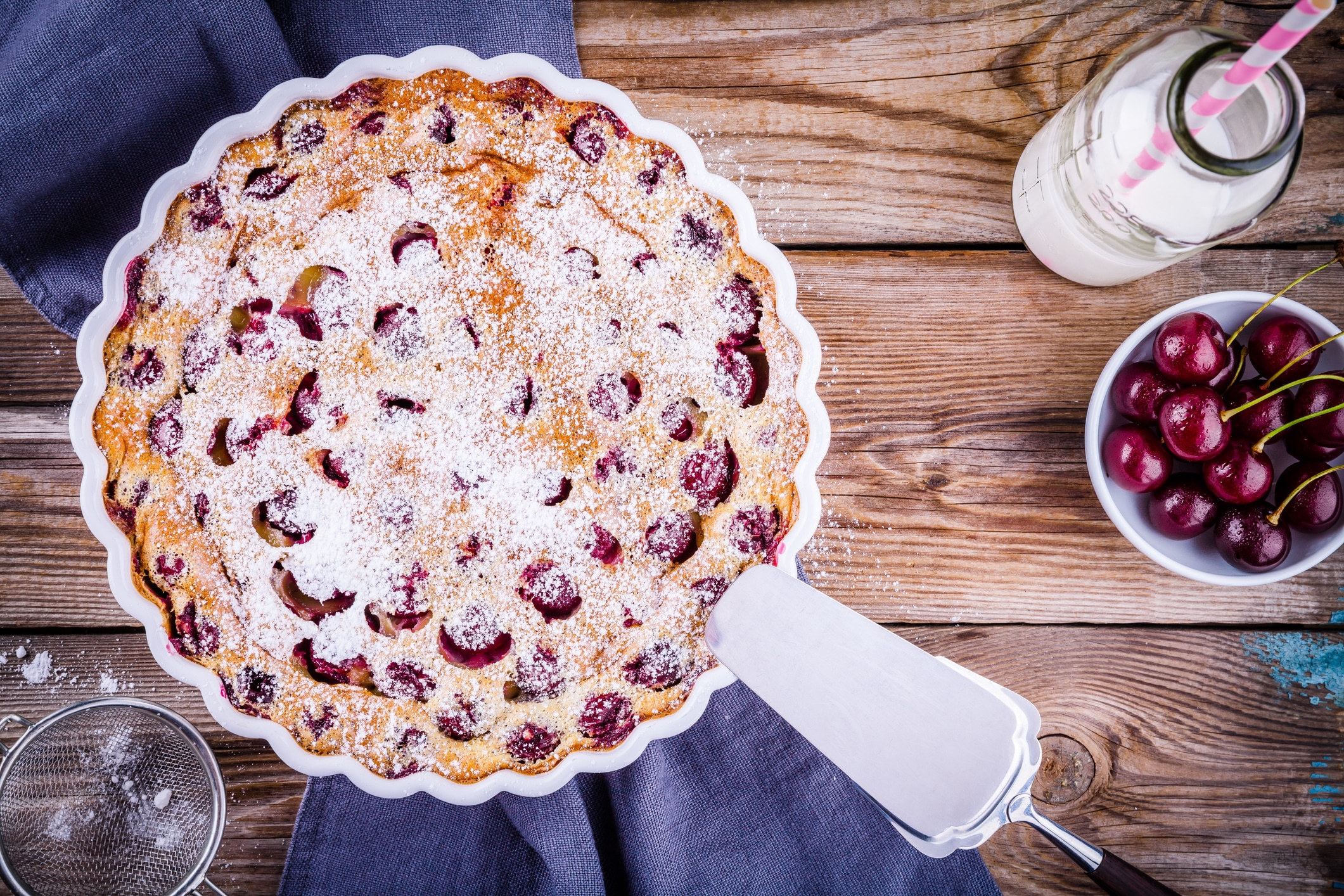 Découvrez la succulente recette du Clafoutis aux cerises surgelées ...
