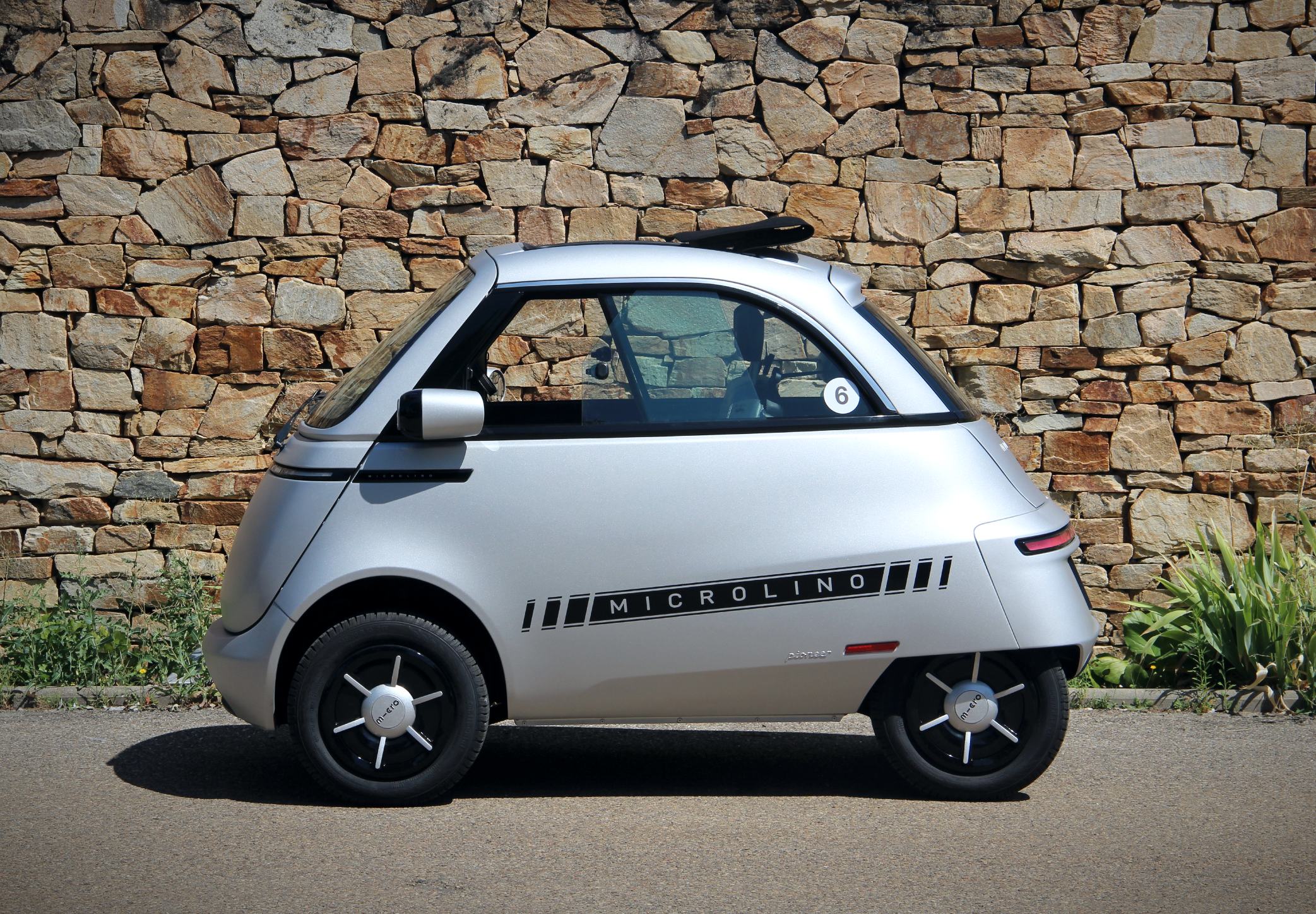 Prise en main MICROLINO, la micro-voiture énervée 