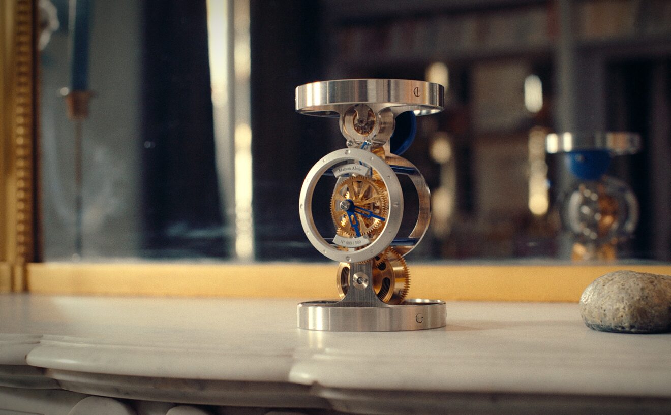 Maison Alcée : ce coffret horloger unique au monde vous permet de fabriquer votre propre pendulette de luxe