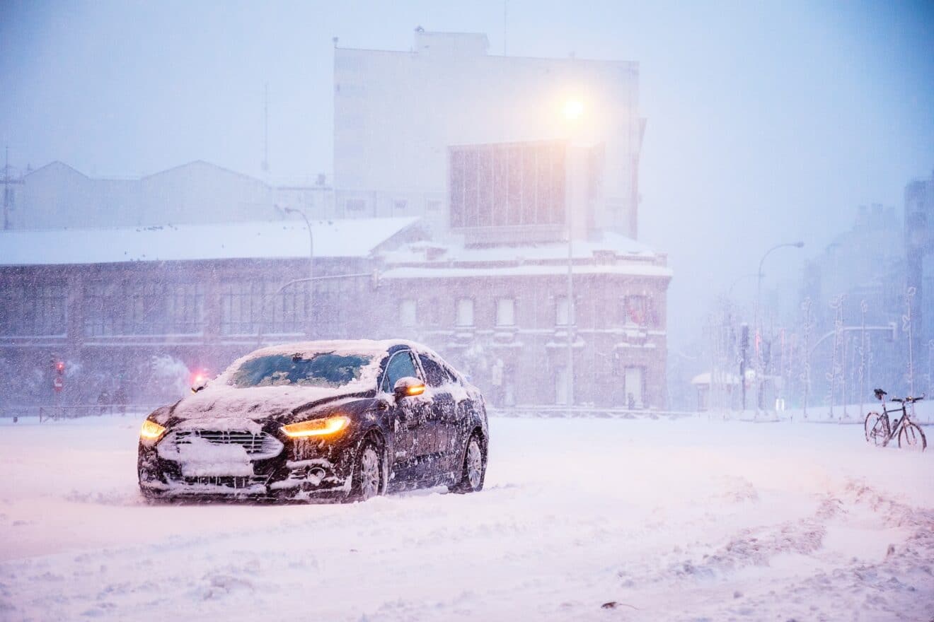 Le calendrier de l'Homme averti: Quand faire quoi pour préparer sa voiture pour l'hiver
