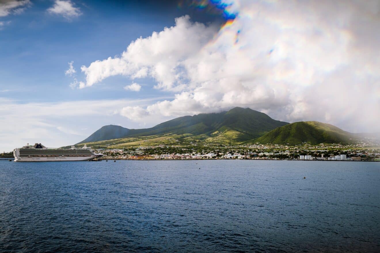 Les secrets inexplorés de Saint-Kitts-et-Nevis : 5 joyaux des Antilles à découvrir absolument