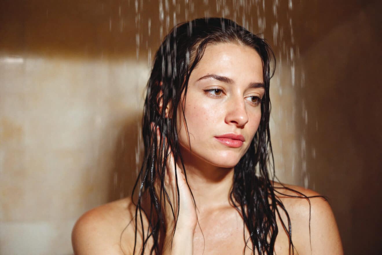 Plutôt douche du matin ou du soir ? Quel est le meilleur moment selon les spécialistes ?
