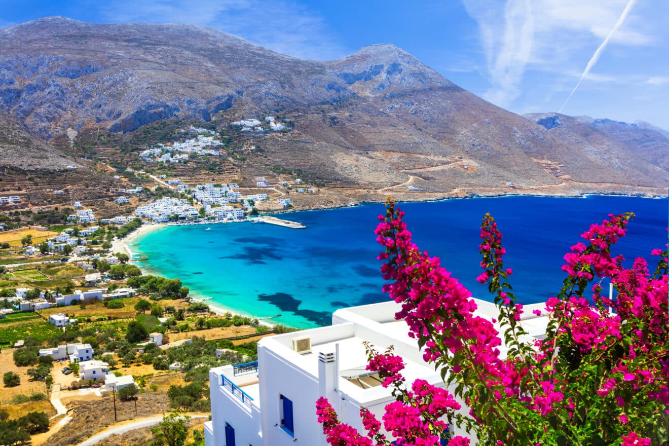 Aussi belle que Santorin, mais sans la foule : cette île grecque va faire parler d’elle