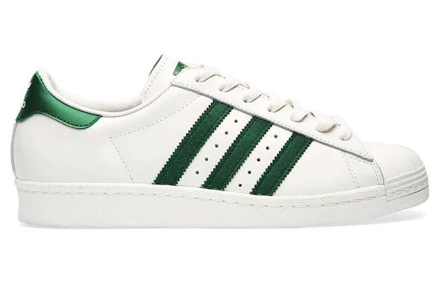 L'Adidas Originals Superstar 80's en vert ressemble à la Stan Smith