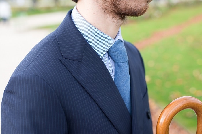 Cravate à chevrons bleu clair
