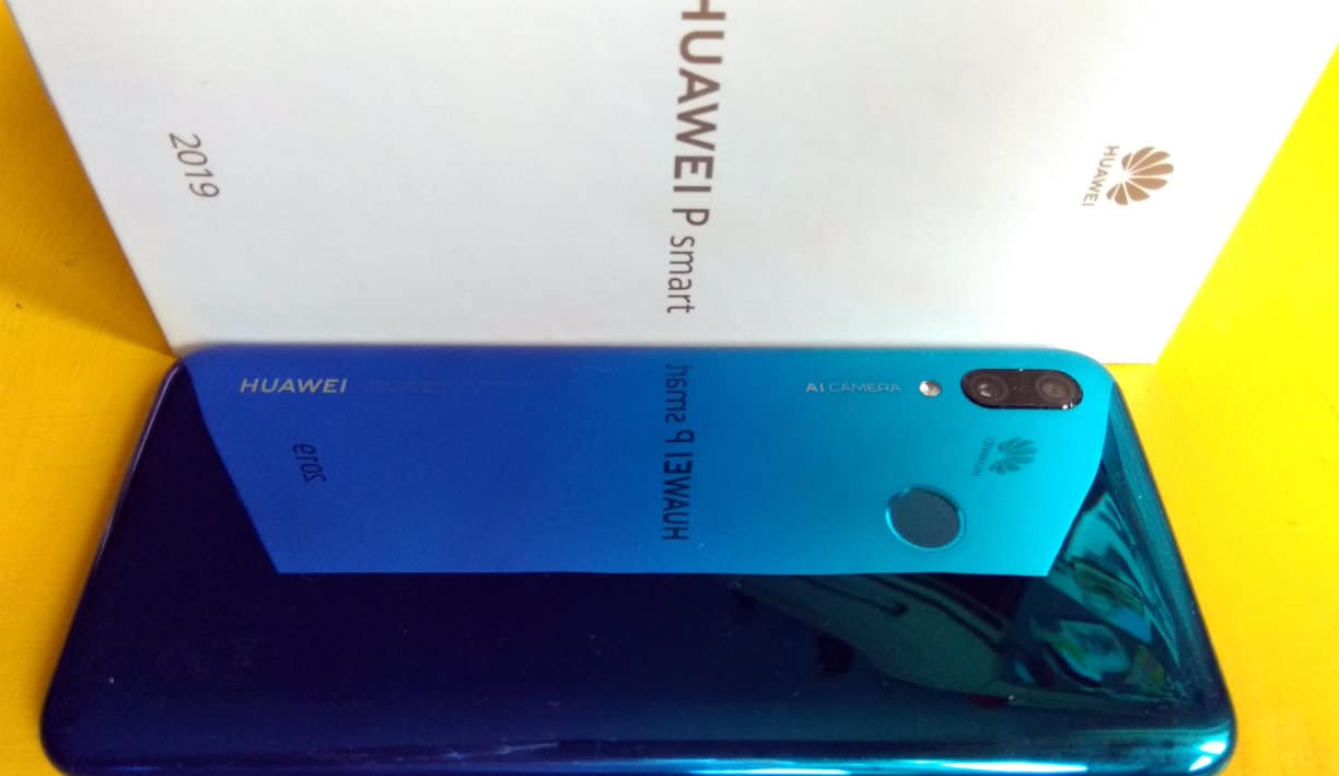 Le Huawei P Smart 2019 en bleu