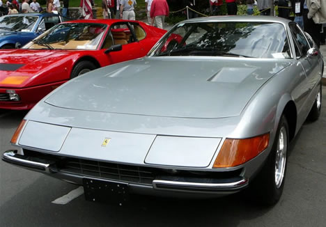 Ferrari 365 gts Daytona