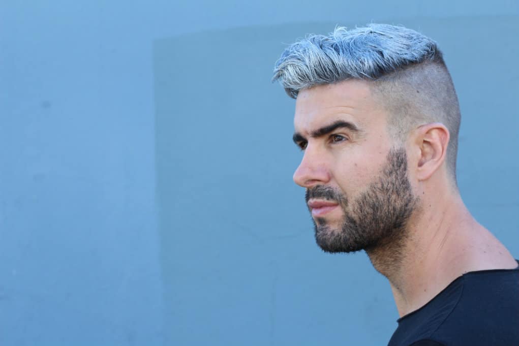 Coloration de cheveux : se teindre les cheveux en bleu