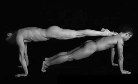 Yoga naturiste : pas que pour les homosexuels
