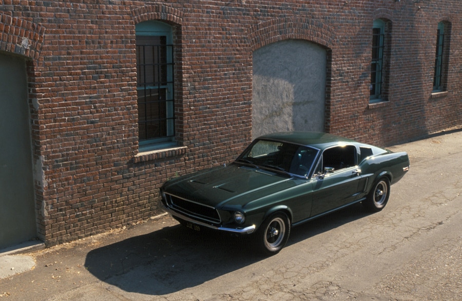 La 1968 Highland Green V8 Mustang GT 390 Fastback immortalisée par Steve McQueen dans le film 'Bullitt.'