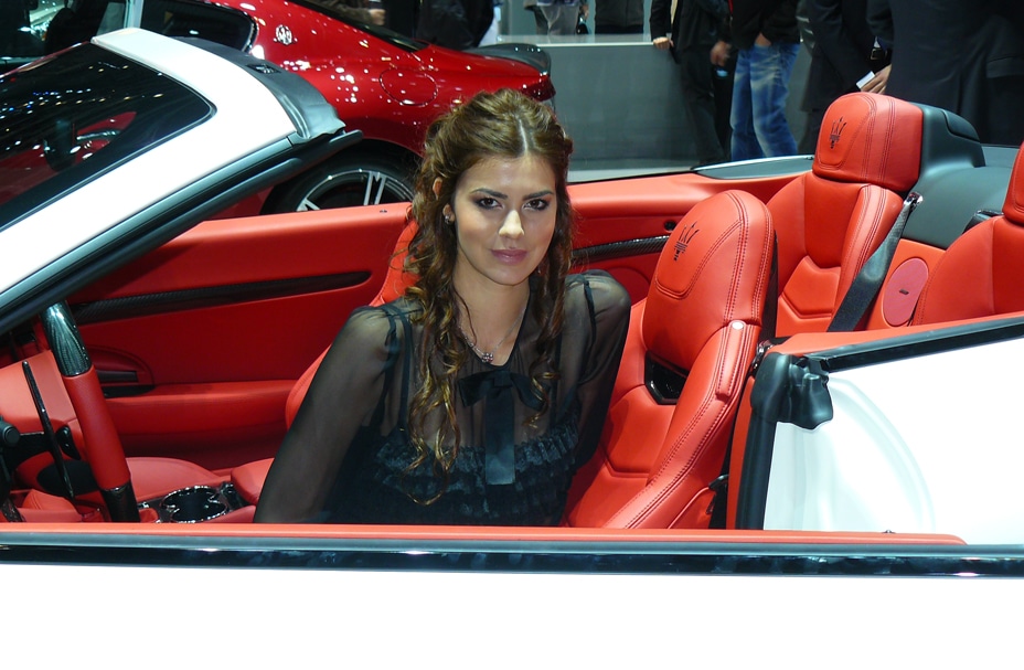 Hôtesse sexy du salon de Genève pour Maserati